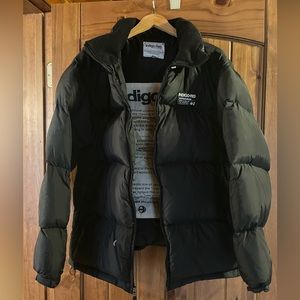 Indigo Red XL black puffer coat!